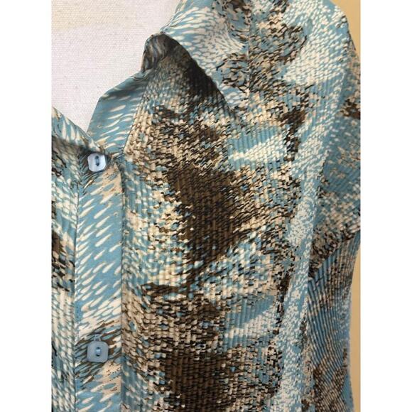 Maggie Barnes blue/brown pleated button front top, 3X, artsy, bohemian, resort - Picture 4 of 5